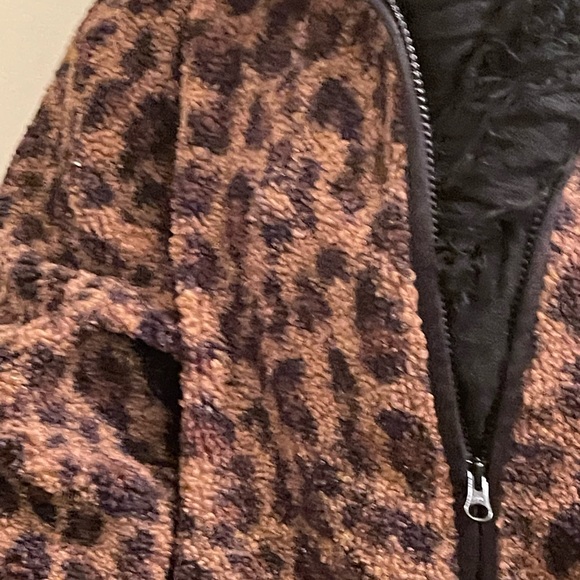 LOU AND GREY FAUX FUR LEOPARD JACKET - Picture 4 of 10